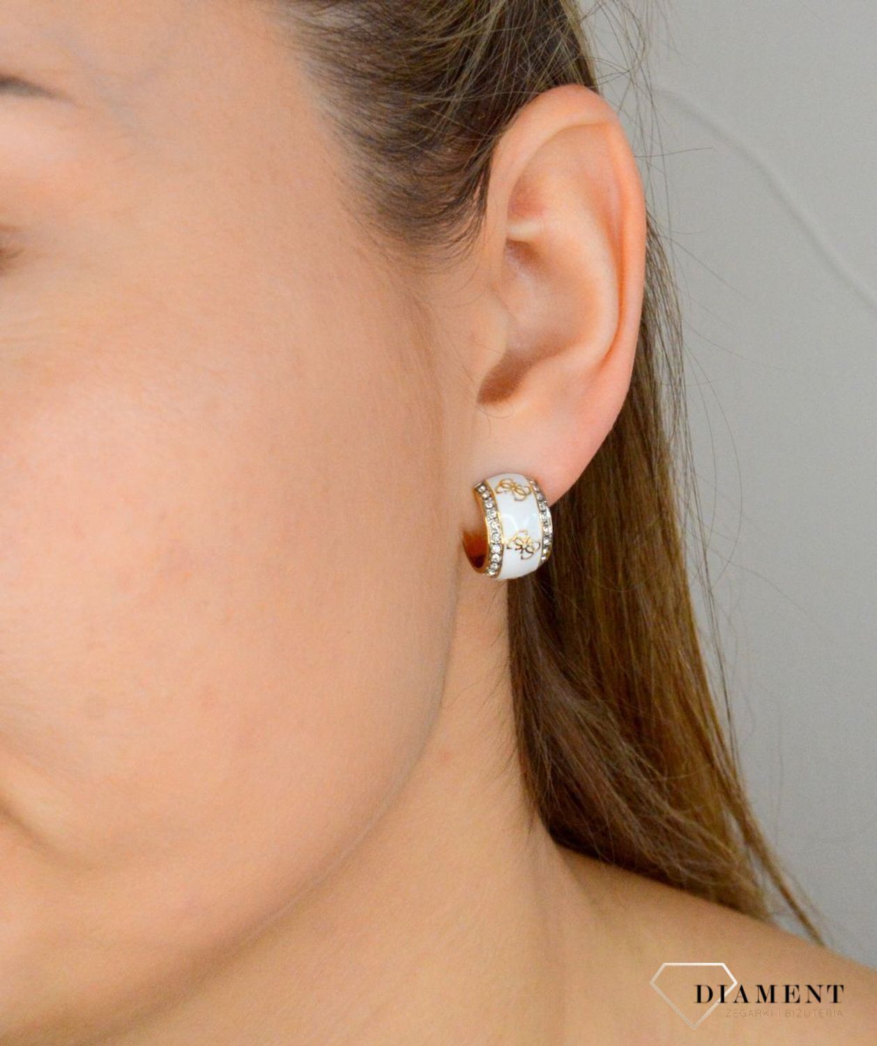 Kolczyki GUESS białe półokrągłe z cyrkoniami JUBE02280JWYGWHT.jpg