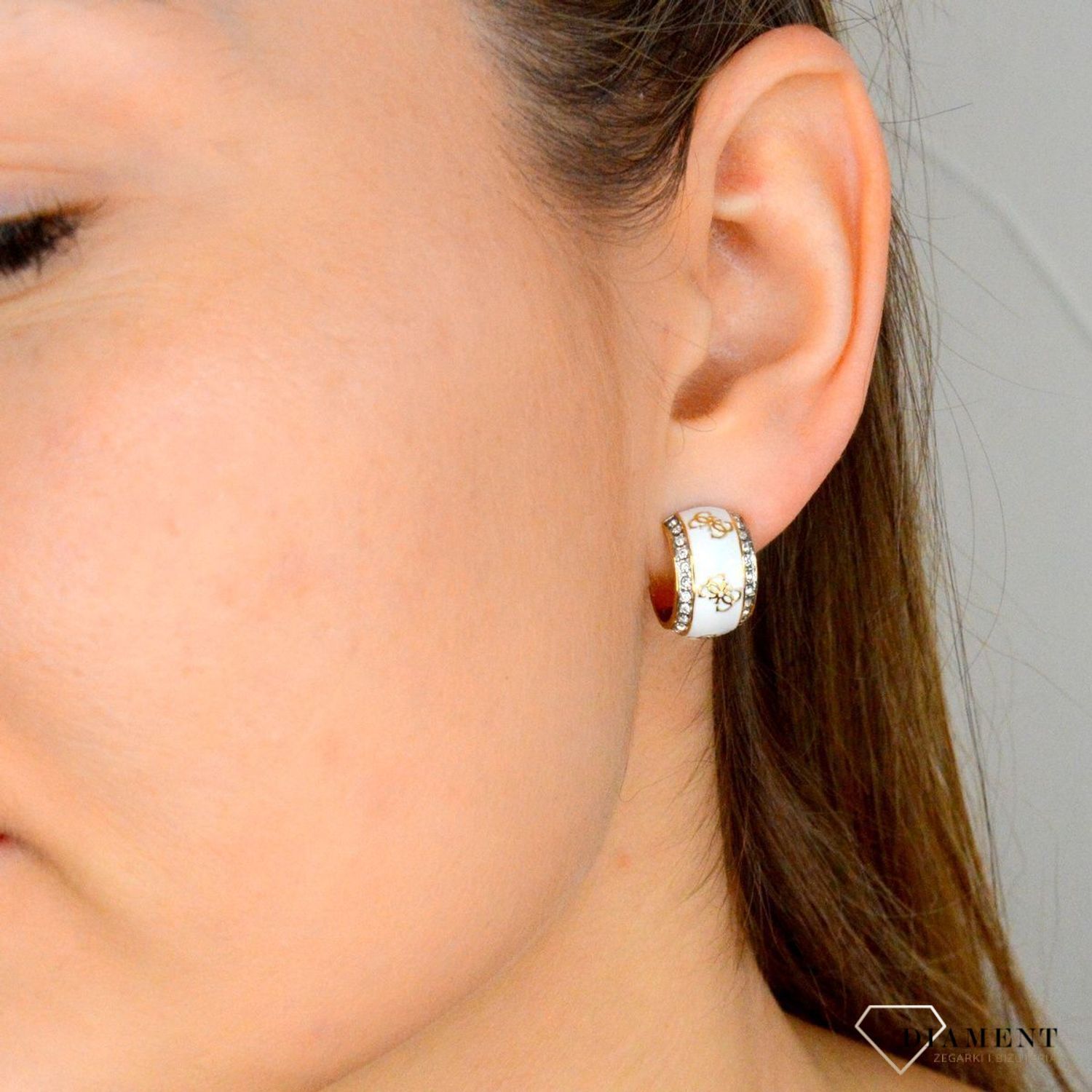 Kolczyki GUESS białe półokrągłe z cyrkoniami JUBE02280JWYGWHT.jpg