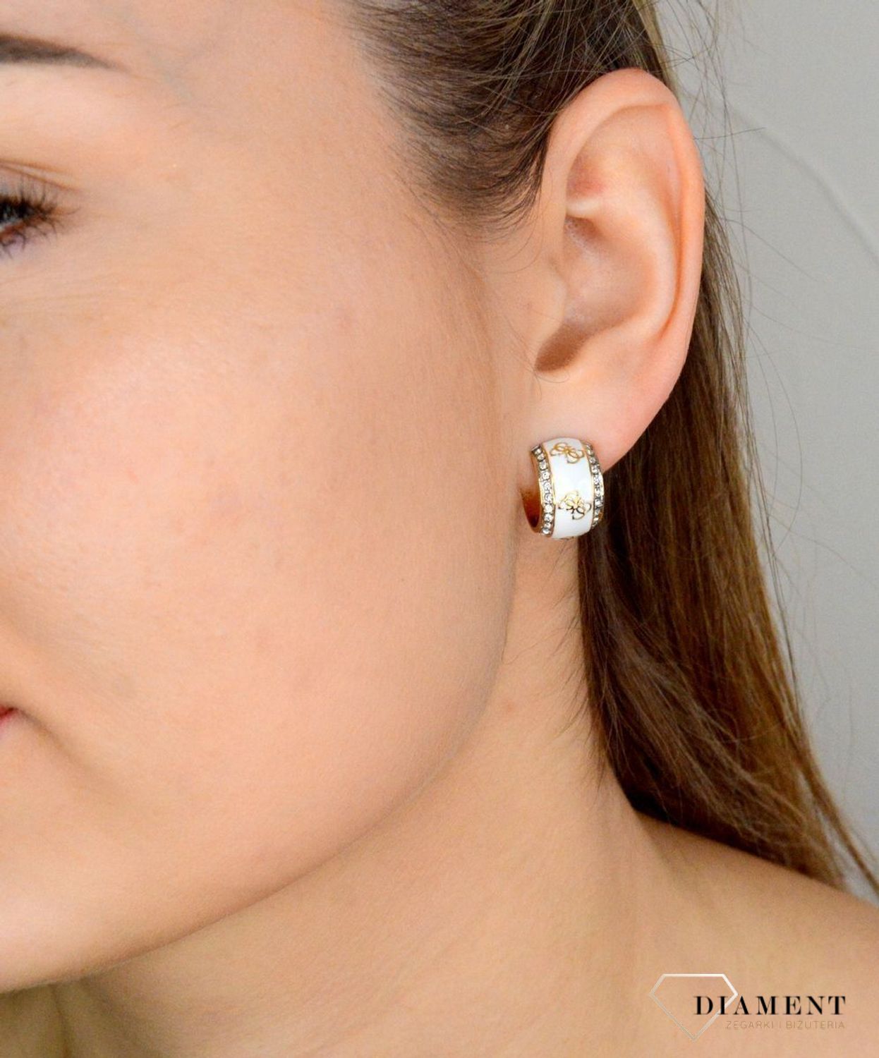 Kolczyki GUESS białe półokrągłe z cyrkoniami JUBE02280JWYGWHT.jpg