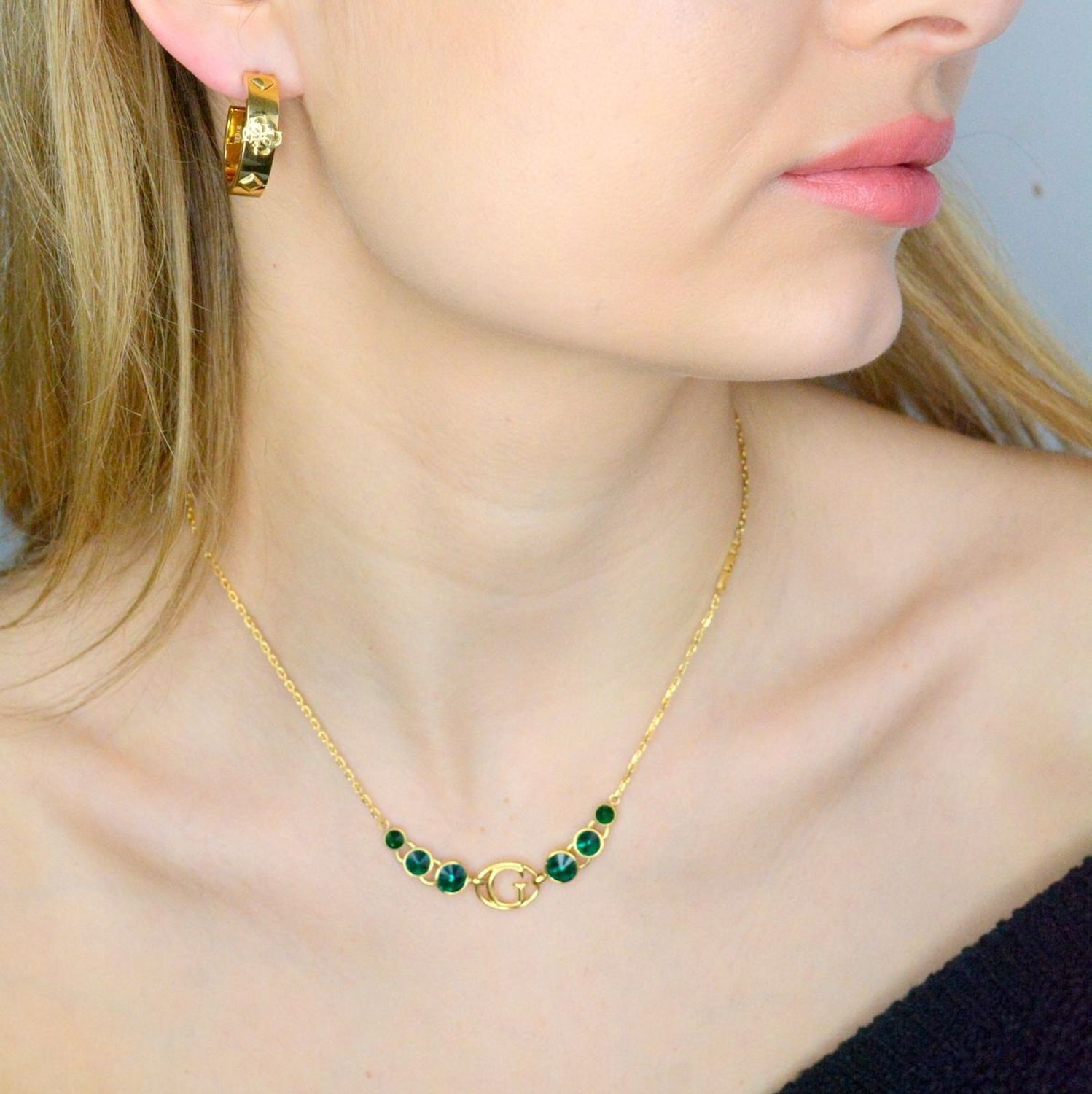 Kolczyki GUESS stalowe pozłacane owalne logo Guess JUBE03290JWYGT-U.jpg