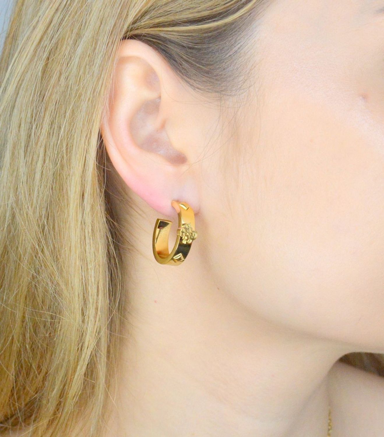 Kolczyki GUESS stalowe pozłacane owalne logo Guess JUBE03290JWYGT-U.jpg