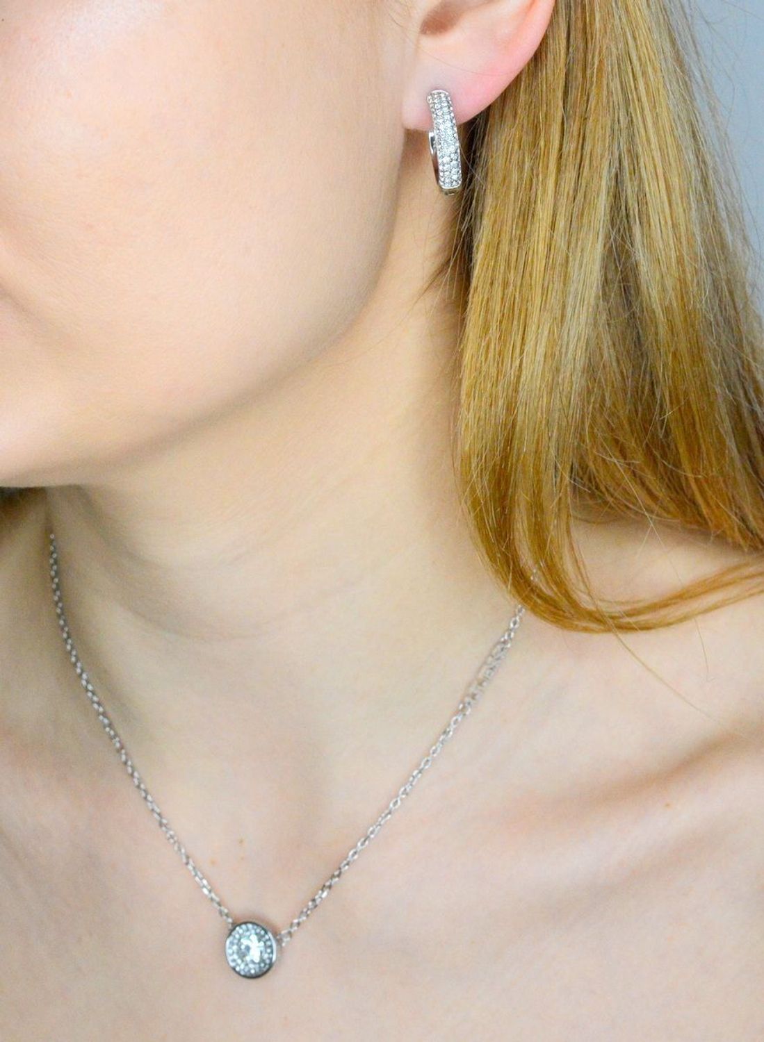 Kolczyki GUESS stalowe koła logo Guess z cyrkoniami JUBE03299JWRHT-U.jpg