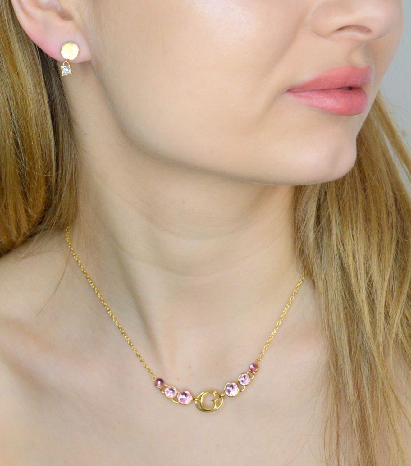 Kolczyki GUESS stalowe logo Guess z cyrkoniami JUBE03300JWYGT-U.jpg