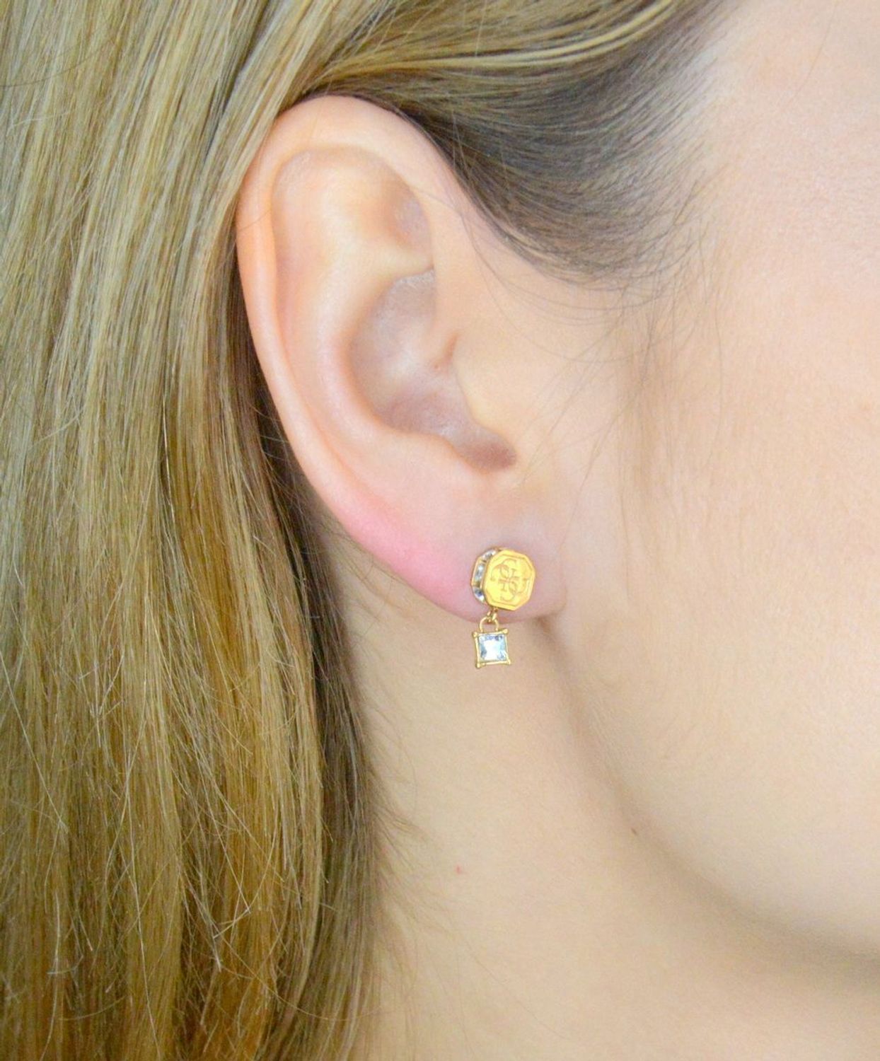 Kolczyki GUESS stalowe logo Guess z cyrkoniami JUBE03300JWYGT-U.jpg