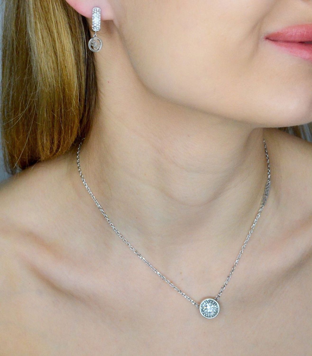 Kolczyki GUESS stalowe logo Guess kółeczka z cyrkoniami JUBE03301JWRHT-U.jpg