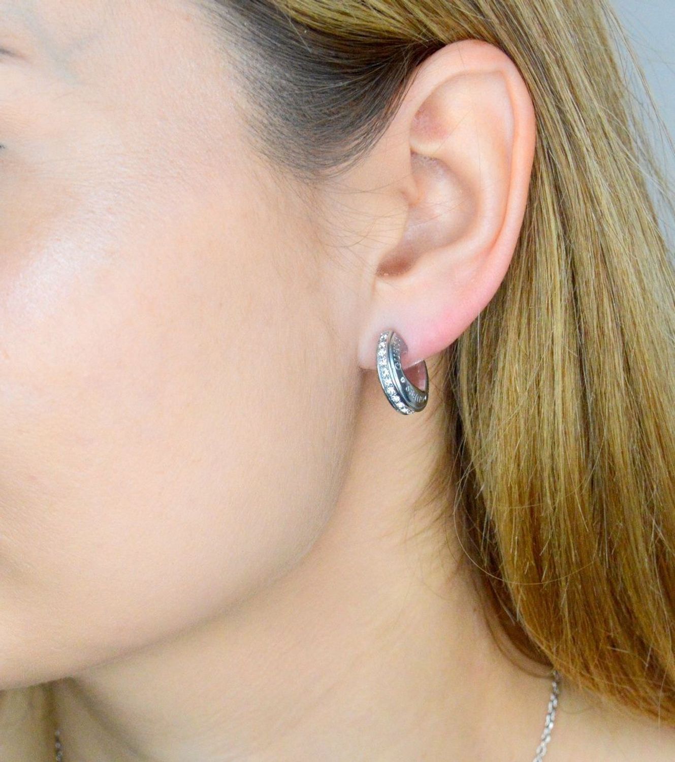 Kolczyki GUESS stalowe koła logo Guess z cyrkoniami JUBE03347JWRHT-U.jpg