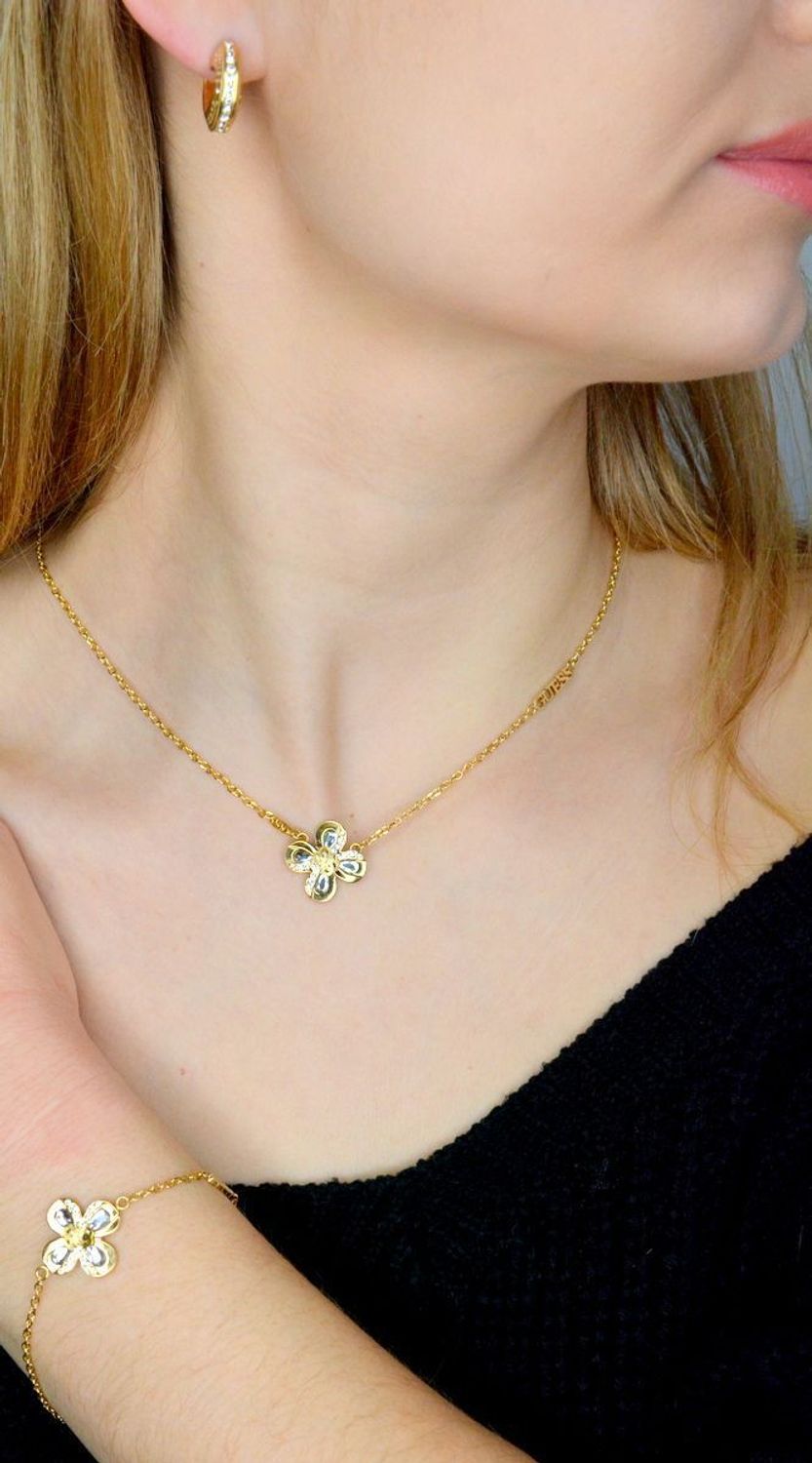 Kolczyki GUESS stalowe pozłacane koła logo Guess z cyrkoniami JUBE03347JWYGT-U.  Kolczyki damskie Guess. Kolczyki stalowe Guess. Kolczyki stalowe pozłacane Guess. Kolczyki damskie stalowe Guess na prezent (2).jpg