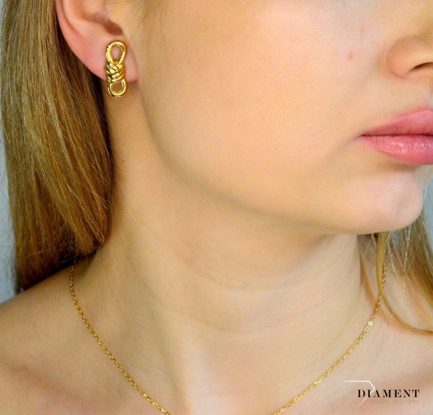 Złote kolczyki wkrętki Modern Love   GUESS JUBE04012JWYGT-U.png