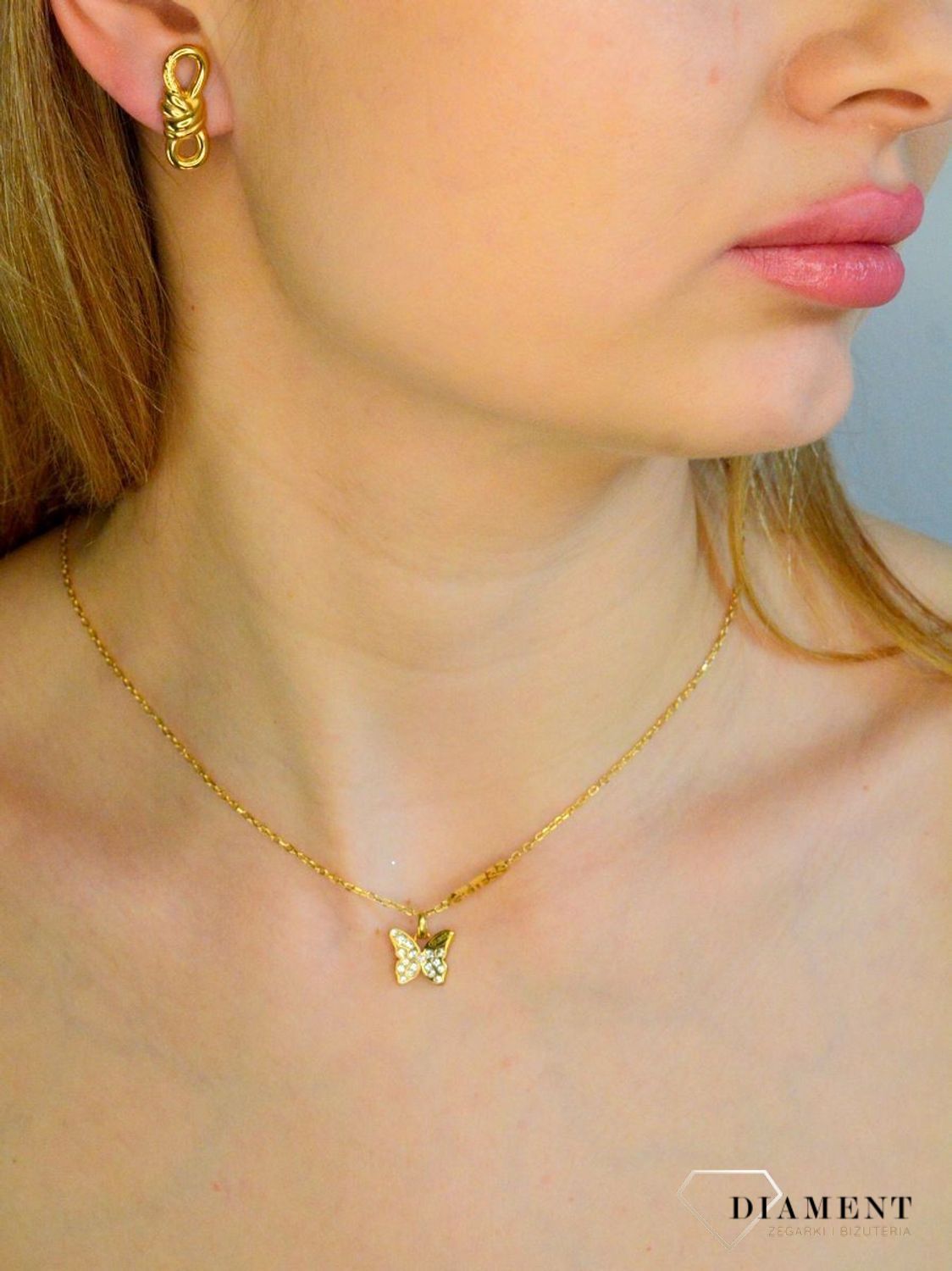 Złote kolczyki wkrętki Modern Love   GUESS JUBE04012JWYGT-U.png