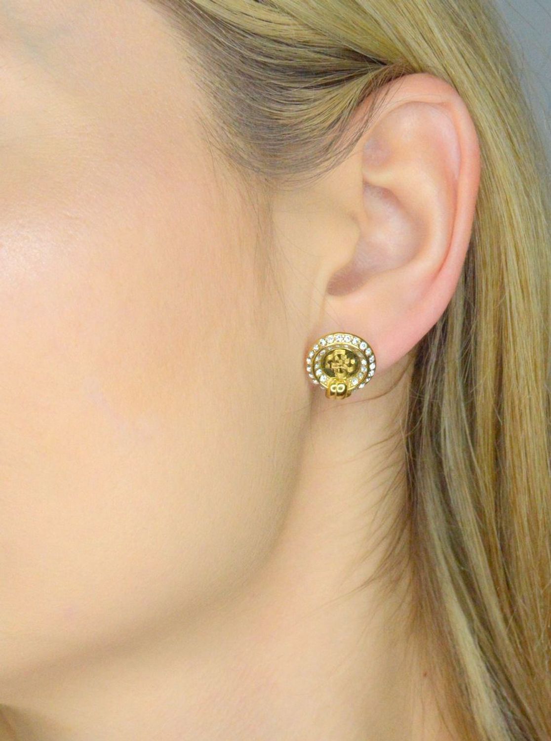 Kolczyki Guess pozłacane Knot you wkrętki JUBE04058JWYGT-U.webp