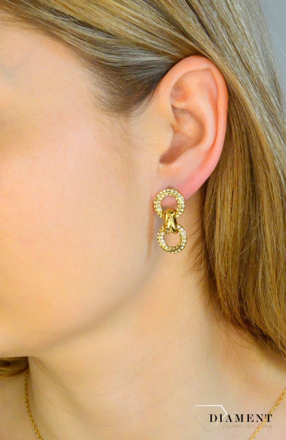 Złote kolczyki wiszące wkrętki  GUESS JUBE04061JWYGT-U Kolczyki damskie GUESS stalowe wkrętki w złotym kolorze JUBE04061JWYGT-U❤️ Prezent na dzień kobiet🔝 Kolczyki złote Guess🥰 Kolczyki  na sztyft Guess..jpg