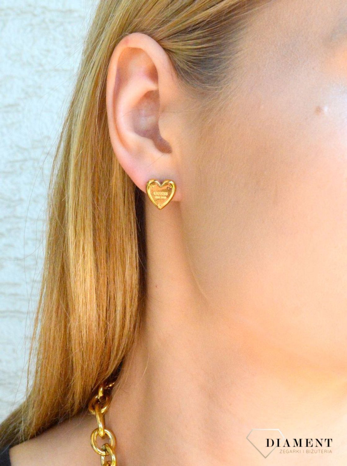 Złote kolczyki wkrętki serca Guess JUBE04209JWYGT-U.jpg