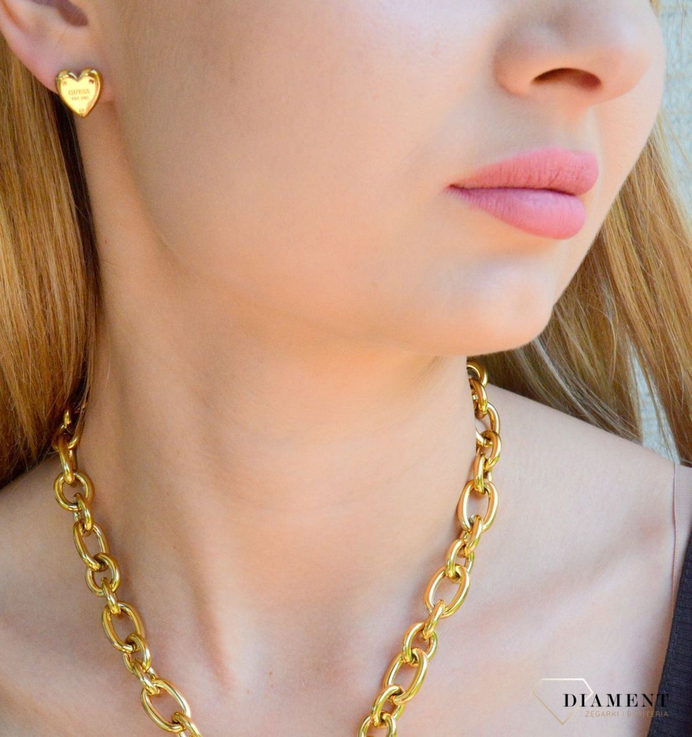 Złote kolczyki wkrętki serca Guess JUBE04209JWYGT-U.jpg