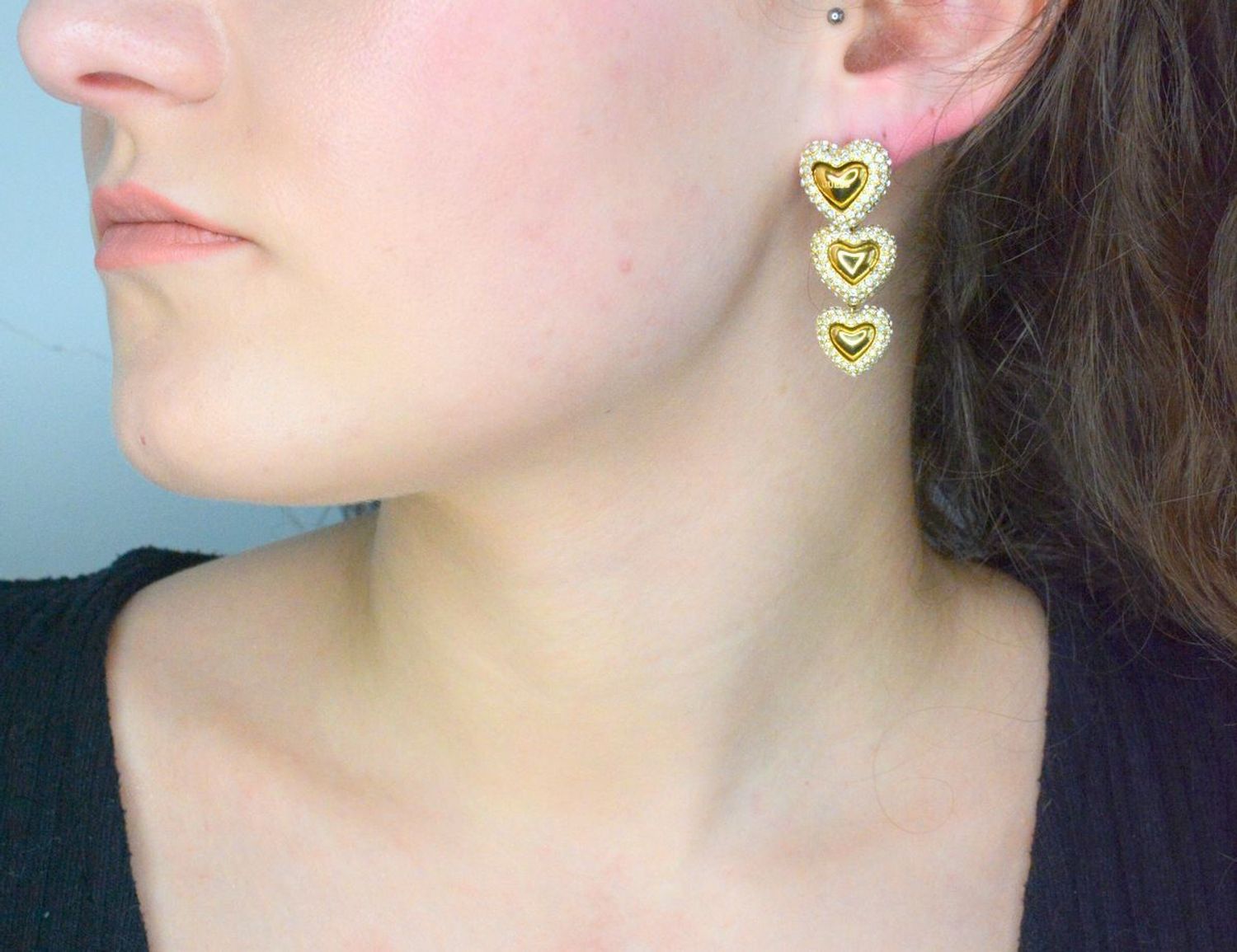 Złote kolczyki Guess trzy serca wiszące z cyrkoniami JUBE05013JWYGT-U stalowe JUBE05013JW-YG.jpg