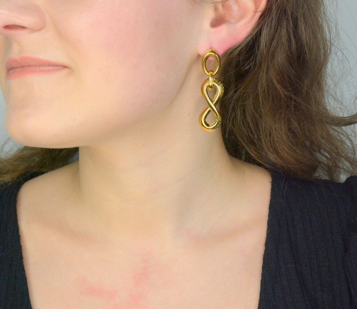 Złote kolczyki Guess duży znak nieskończoności JUBE05048JWYGT-U.jpg