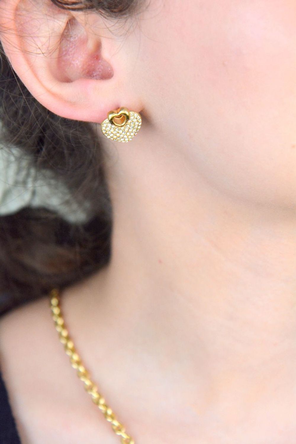 Pozłacane kolczyki Guess Crazy In Love Serca z cyrkonią  cyrkonia 1,5 cm.jpg