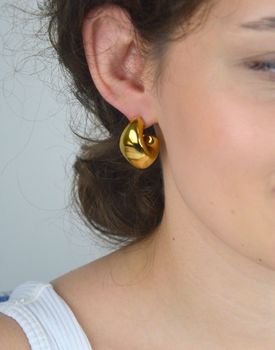 Odkryj kolczyki Guess JUBE05339JWYGTU – pozłacane, eleganckie łezki ze stali szlachetnej. Styl, blask i wygoda noszenia. Kup online w atrakcyjnej cenie! (4).JPG