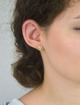 Kolczyki Guess G Crystal JUBE05448JWYGT-U – okrągłe, stalowe, pozłacane, z literką „G” i kryształkami. Stylowa, subtelna biżuteria na każdą okazję (3).JPG