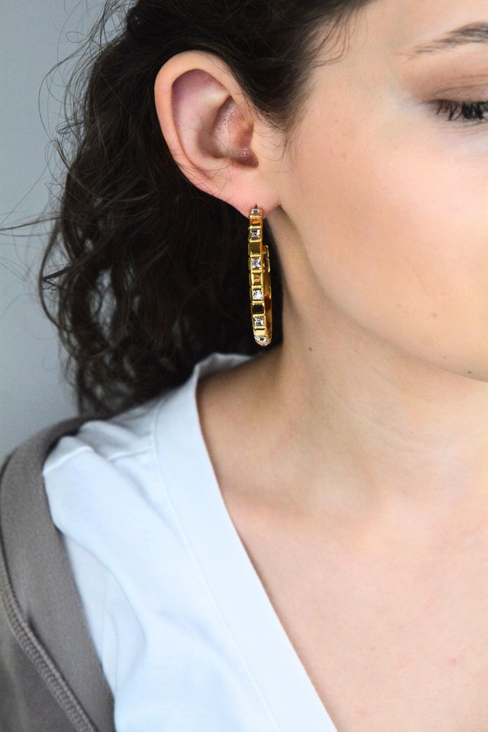 Kolczyki damskie Guess duże koła złote z cyrkoniamid.jpg