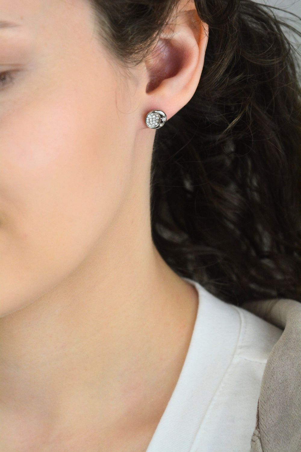 Kolczyki Guess Stalowe Srebrne z Cyrkoniami JUBE06240JWRHT-U – Księżyc i Gwiazdki.jpg