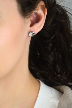 Kolczyki Guess Stalowe Srebrne z Cyrkoniami JUBE06240JWRHT-U – Księżyc i Gwiazdkif (1).jpg