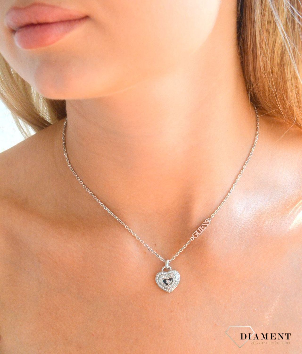 Naszyjnik damski stalowy GUESS Amami z zawieszką w kształcie serca z cyrkoniami JUBN04030JWRHT-U.jpg
