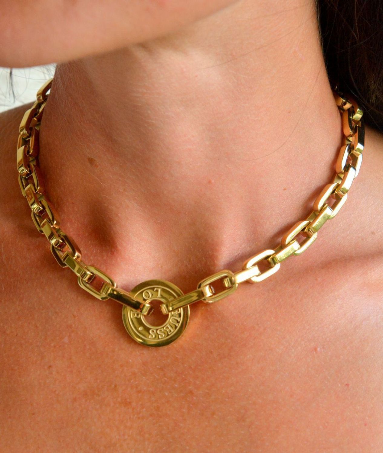 Naszyjnik damski pozłacany gruby ankier GUESS Love Guess JUBN04074JWYGT-U.jpg