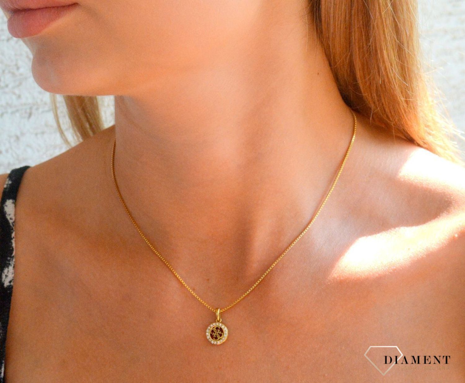 Naszyjnik damski Guess “4G CRUSH” JUBN04162JWYGTU. Stalowy naszyjnik damski Guess. Naszyjnik stalowy w złotym kolorze Guess. Naszyjnik damski z logo Guess. Naszyjnik na prezent..jpg