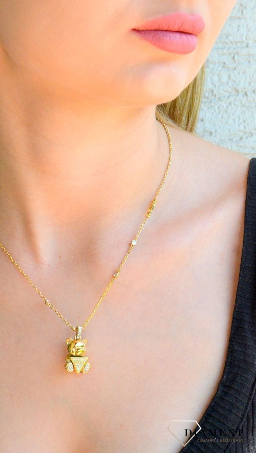 Naszyjnik damski Guess Rock Candy Miś JUBN04181JWYGTU. Oryginalny naszyjnik marki Guess. Biżuteria Guess na prezent dla kobiety. Miś z Guess. Naszyjnik damski z zawieszką misia..jpg