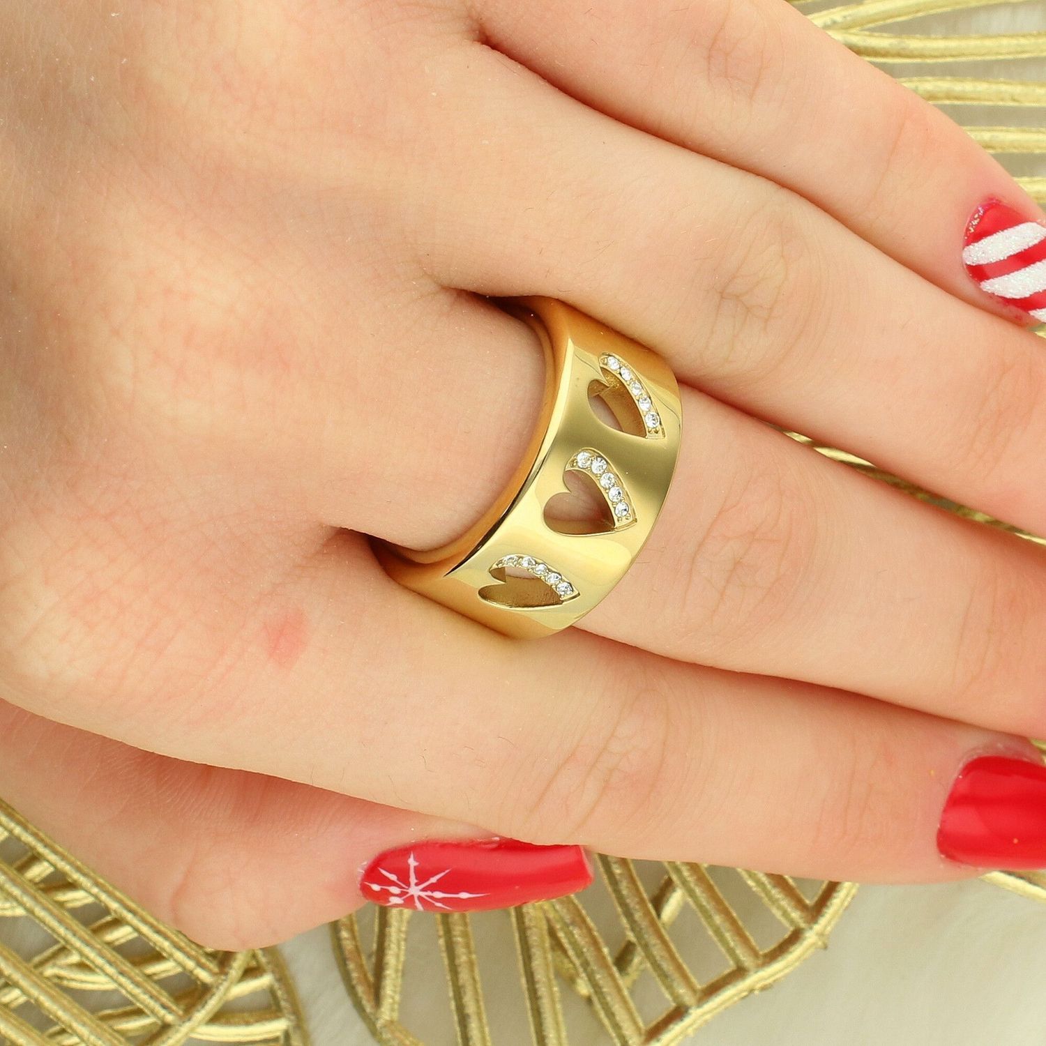 GUESS złoty pierścionek z trzema sercami i białymi cyrkoniami – szerok, rozmiar 18 ...jpg