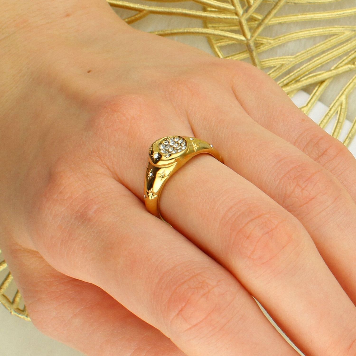 Guess JUBR06241JWYG Złoty Pierścionek z Cyrkoniami – Stal 316L Damski prs.jpg