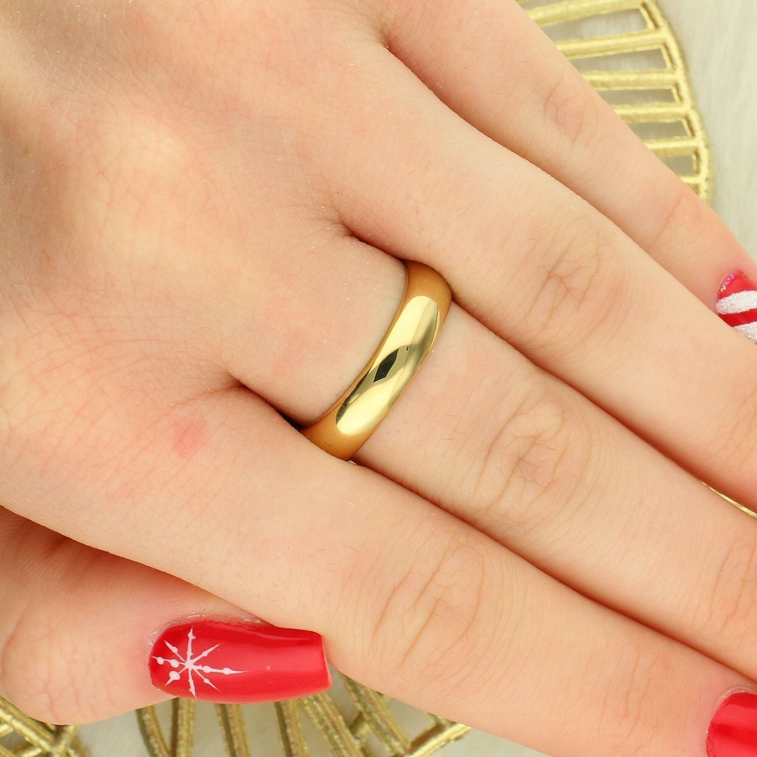 GUESS Unisex Sygnet Złoty z Głową Lwa Stal 316L - Emaliowana Tarcza.jpg