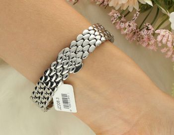 Zegarek damski JVD JZ208.3 z kopertą 29 mm, stalową bransoletą, tarczą z cyframi rzymskimi, mechanizmem Miyota i szkłem mineralnym. Wodoszczelność 5 ATM. Elegancja na co dzień.88.jpg