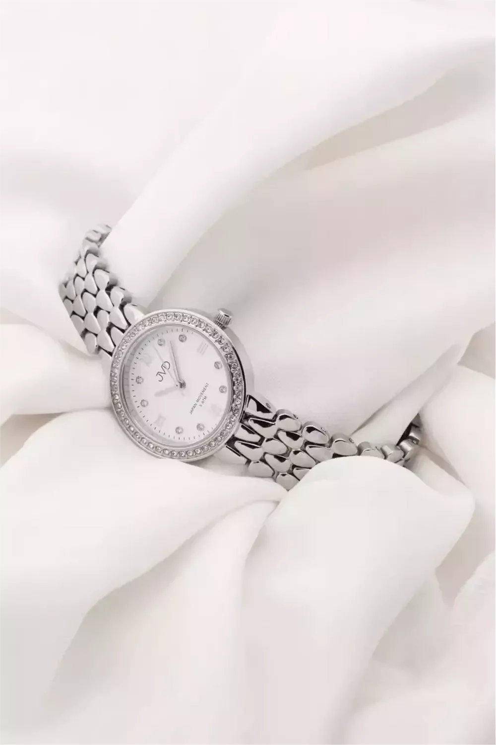 Zegarek damski JVD JZ208.3 z kopertą 29 mm, stalową bransoletą, tarczą z cyframi rzymskimi, mechanizmem Miyota i szkłem mineralnym. Wodoszczelność 5 ATM. Elegancja na co dzień.1.jpg