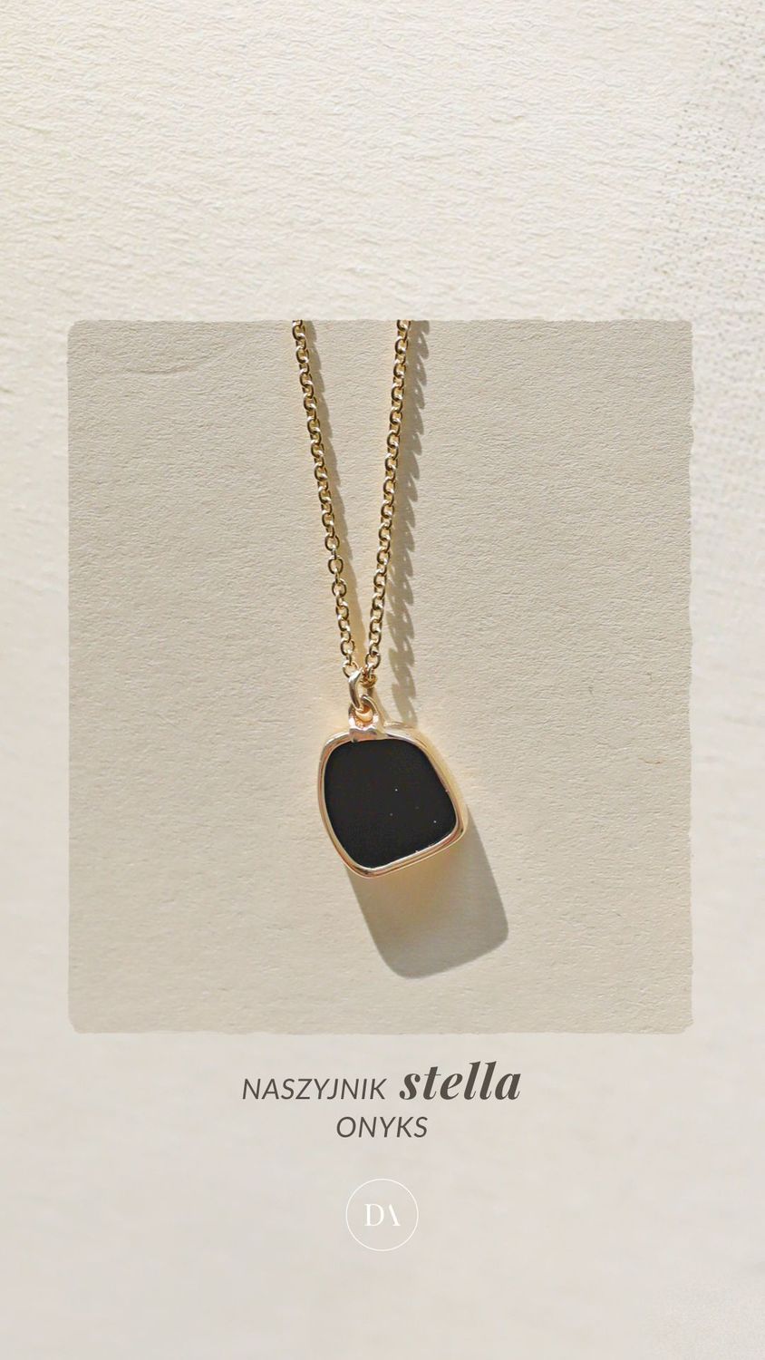 Naszyjnik złoty onyks pr 585, K0NUC133822 Złoty naszyjnik 585 celebrytka ozdobiony kamieniem naturalnymi onyksem. Niezwykły blask szlachetnego kruszcu zamknięty w wyjątkowej formie.1.jpg