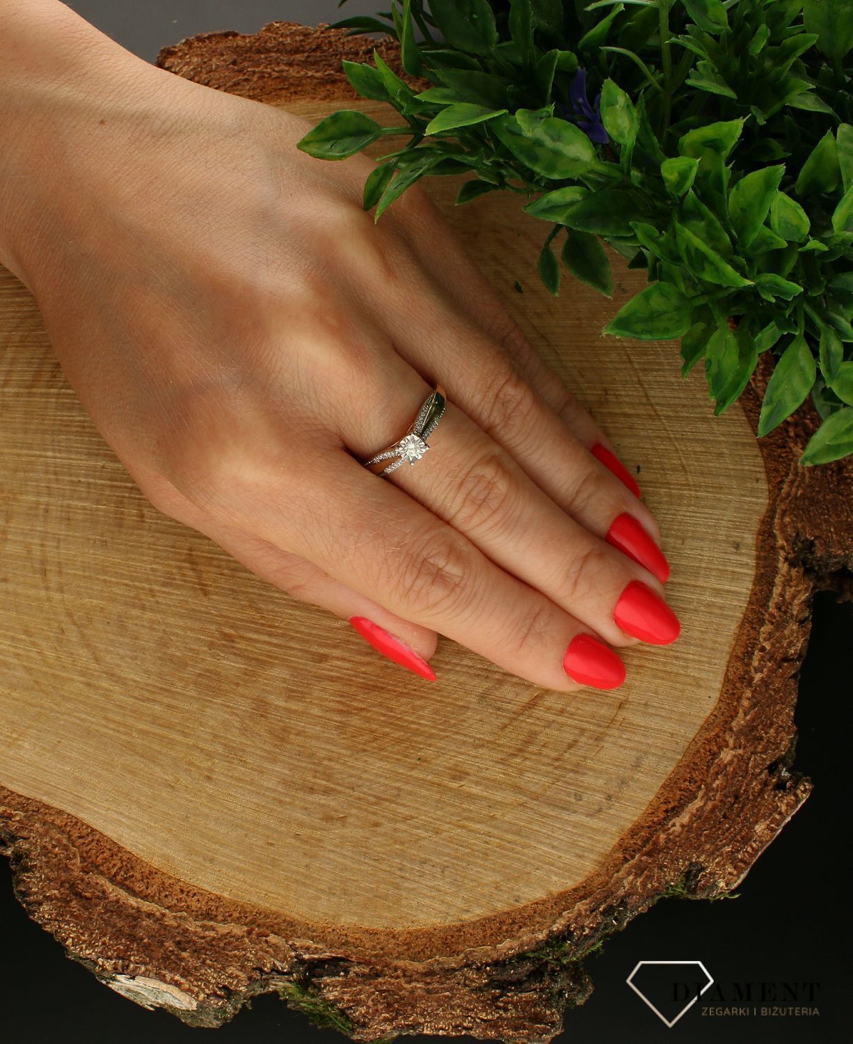 Pierścionek złoty z diamentami Bogactwo Diamentów 585 DIAMENT K116.jpg