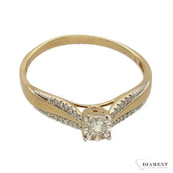 Pierścionek  Bogactwo Diamentów  585 DIAMENT K116. Biżuteria z kamieniami szlachetnymi, które swoim blaskiem zachwycą każdą kobietę. Biżuteria wyrażająca więcej niż słowa wykonana z 14 karatowego złota. (2).jpg