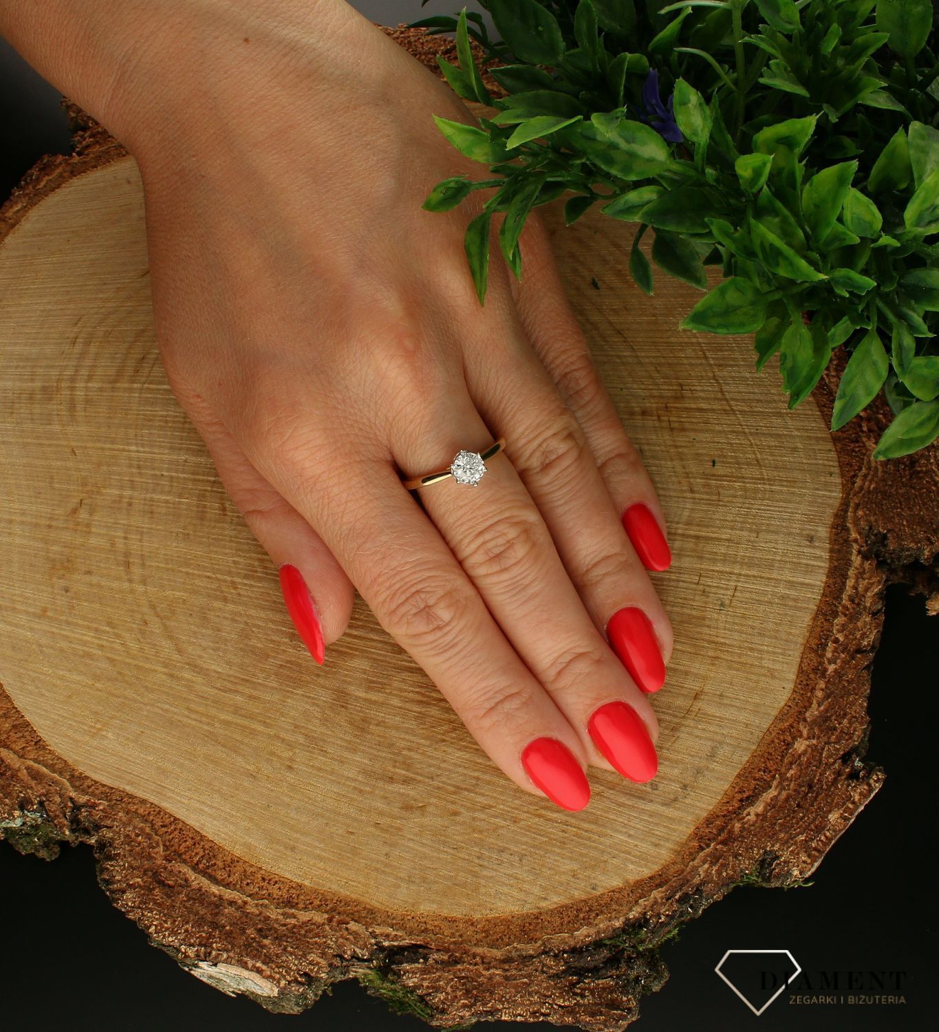 Pierścionek 0.5 ct diament  Miłosna oprawa  585 DIAMENT K17650 Biżuteria z kamieniami szlachetnymi, które swoim blaskiem zachwycą każdą kobietę. Biżuteria wyrażająca więcej niż słowa wykonana z 14 karatoweg.jpg