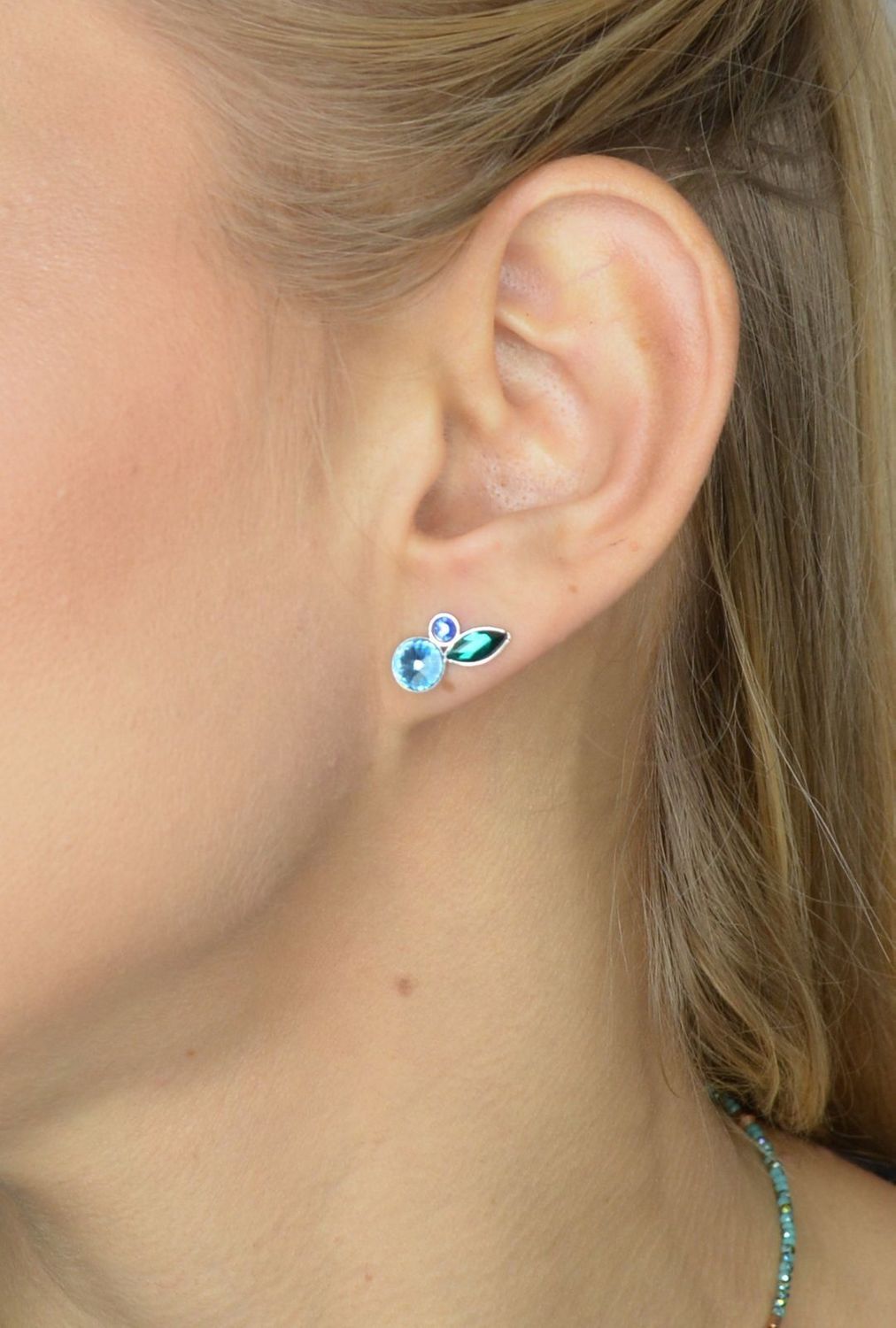 Kolczyki srebrne Swarovski 'Zielony błysk' K2201MIX1EMAQ.jpg