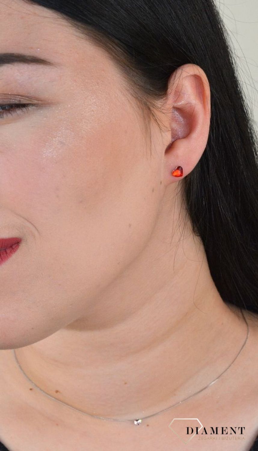 Kolczyki srebrne Spark Swarovski Light Siam serca K2808LSI.jpg