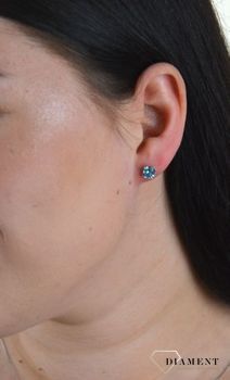 Srebrne kolczyki Spark Swarovski Aquamarine K44806AQ.  Minimalistyczna biżuteria to jeden z najmodniejszych w tym sezonie trendów. Kolczyki zostały ozdobione kryształami Swarovskie (3).JPG