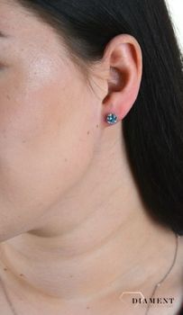 Srebrne kolczyki Spark Swarovski Aquamarine K44806AQ.  Minimalistyczna biżuteria to jeden z najmodniejszych w tym sezonie trendów. Kolczyki zostały ozdobione kryształami Swarovskie (4).JPG