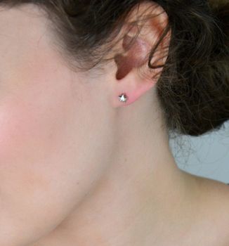 Kolczyki srebrne Swarovski małe białe gwiazdki✓ Prezent dla dziewczyny✓ Prezent dla mamy✓Biżuteria srebrna w Sklepie z Biżuterią zegarki-diament.pl✓Piękna i Elegancka Kolczyki dla Kobiet✓Prawdziwe Srebro✓Darmowa wysyłka✓ (4).JPG