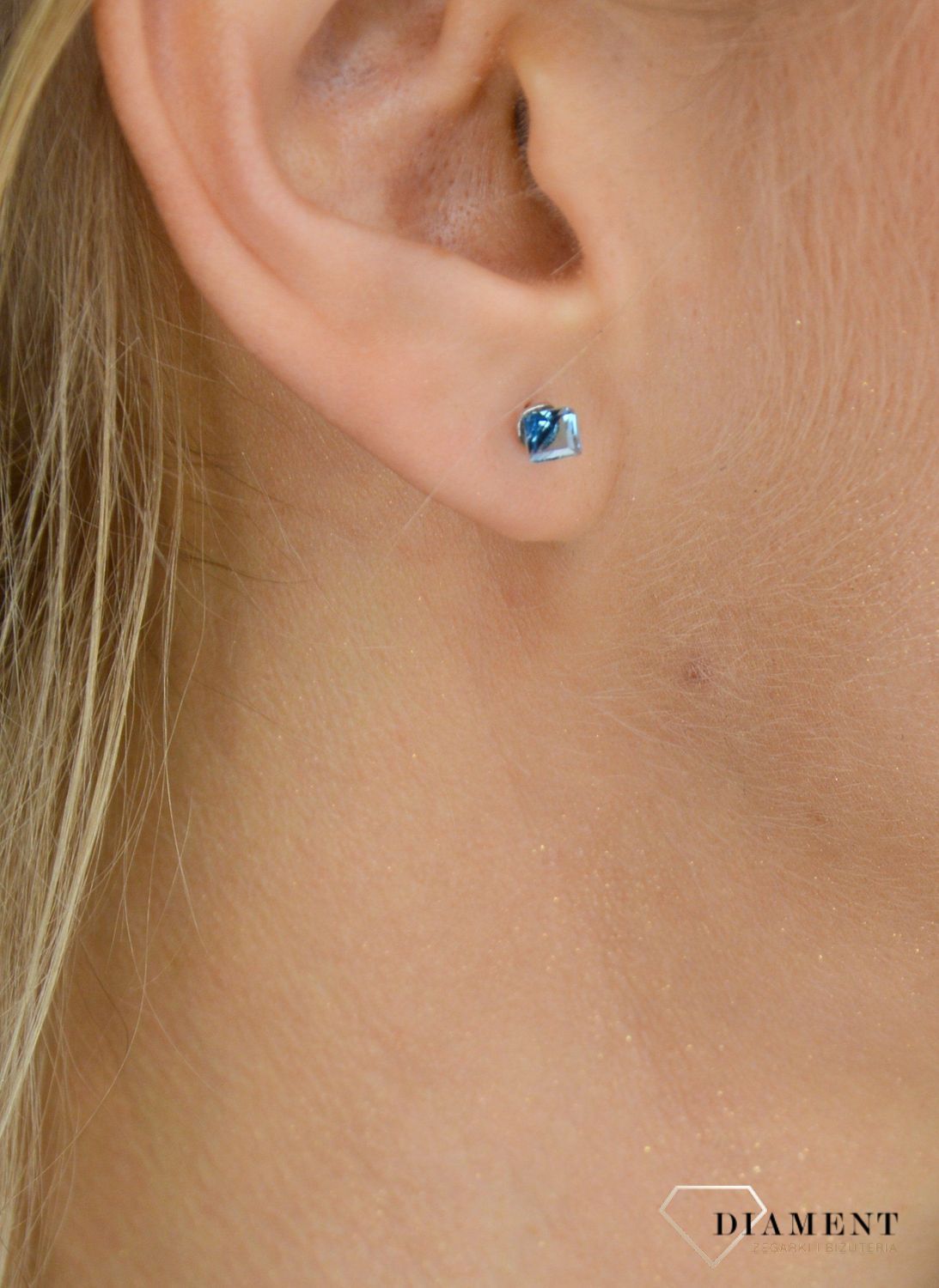 Kolczyki srebrne Swarovski małe kostki błękitne K48414AQ.jpg