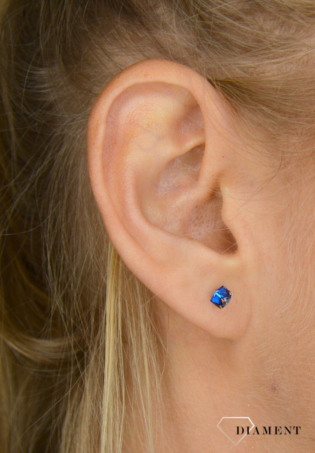 Kolczyki srebrne Swarovski małe kostki Bermuda Blue K48414BB✓ Prezent dla dziewczyny✓ Prezent dla mamy✓Biżuteria srebrna w Sklepie z Biżuterią zegarki-diament.pl✓Piękna i Elegancka Kolczyki dla Kobiet✓ (1).JPG