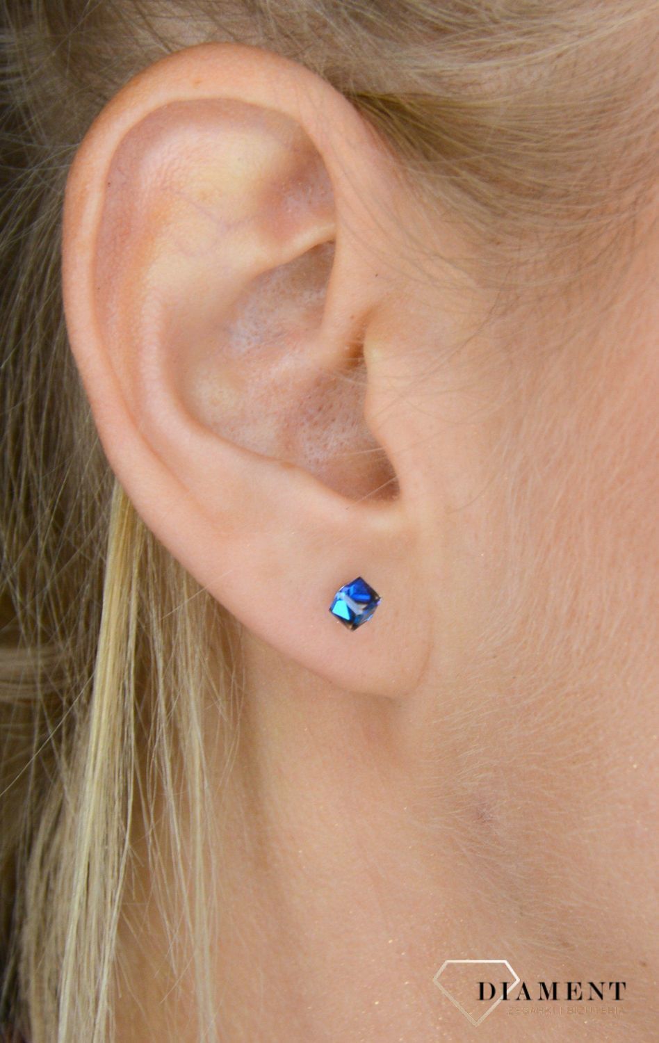 Kolczyki srebrne Swarovski małe kostki Bermuda Blue K48414BB✓ Prezent dla dziewczyny✓ Prezent dla mamy✓Biżuteria srebrna w Sklepie z Biżuterią zegarki-diament.pl✓Piękna i Elegancka Kolczyki dla Kobiet✓ (1).JPG