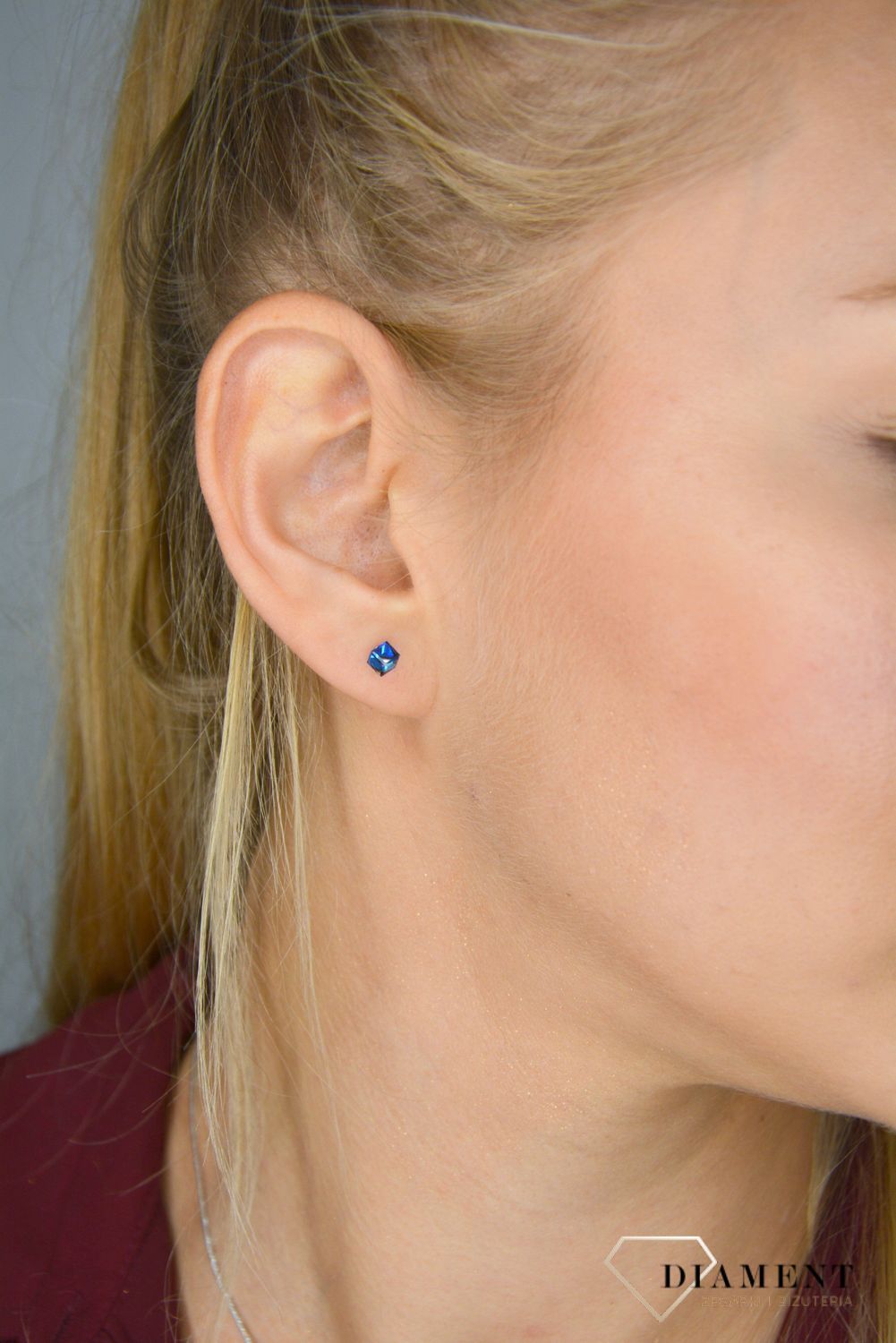 Kolczyki srebrne Swarovski małe kostki Bermuda Blue K48414BB✓ Prezent dla dziewczyny✓ Prezent dla mamy✓Biżuteria srebrna w Sklepie z Biżuterią zegarki-diament.pl✓Piękna i Elegancka Kolczyki dla Kobiet✓ (1).JPG