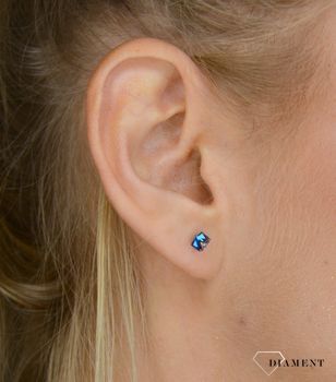 Kolczyki srebrne Swarovski małe kostki Bermuda Blue K48414BB✓ Prezent dla dziewczyny✓ Prezent dla mamy✓Biżuteria srebrna w Sklepie z Biżuterią zegarki-diament.pl✓Piękna i Elegancka Kolczyki dla Kobiet✓ (3).JPG