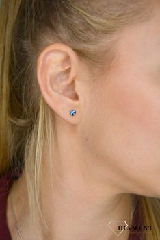Kolczyki srebrne Swarovski małe kostki Bermuda Blue K48414BB✓ Prezent dla dziewczyny✓ Prezent dla mamy✓Biżuteria srebrna w Sklepie z Biżuterią zegarki-diament.pl✓Piękna i Elegancka Kolczyki dla Kobiet✓ (8).JPG