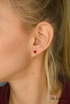Kolczyki srebrne Swarovski małe kostki czerwone✓ Prezent dla dziewczyny✓ Prezent dla mamy✓Biżuteria srebrna w Sklepie z Biżuterią zegarki-diament (2).JPG